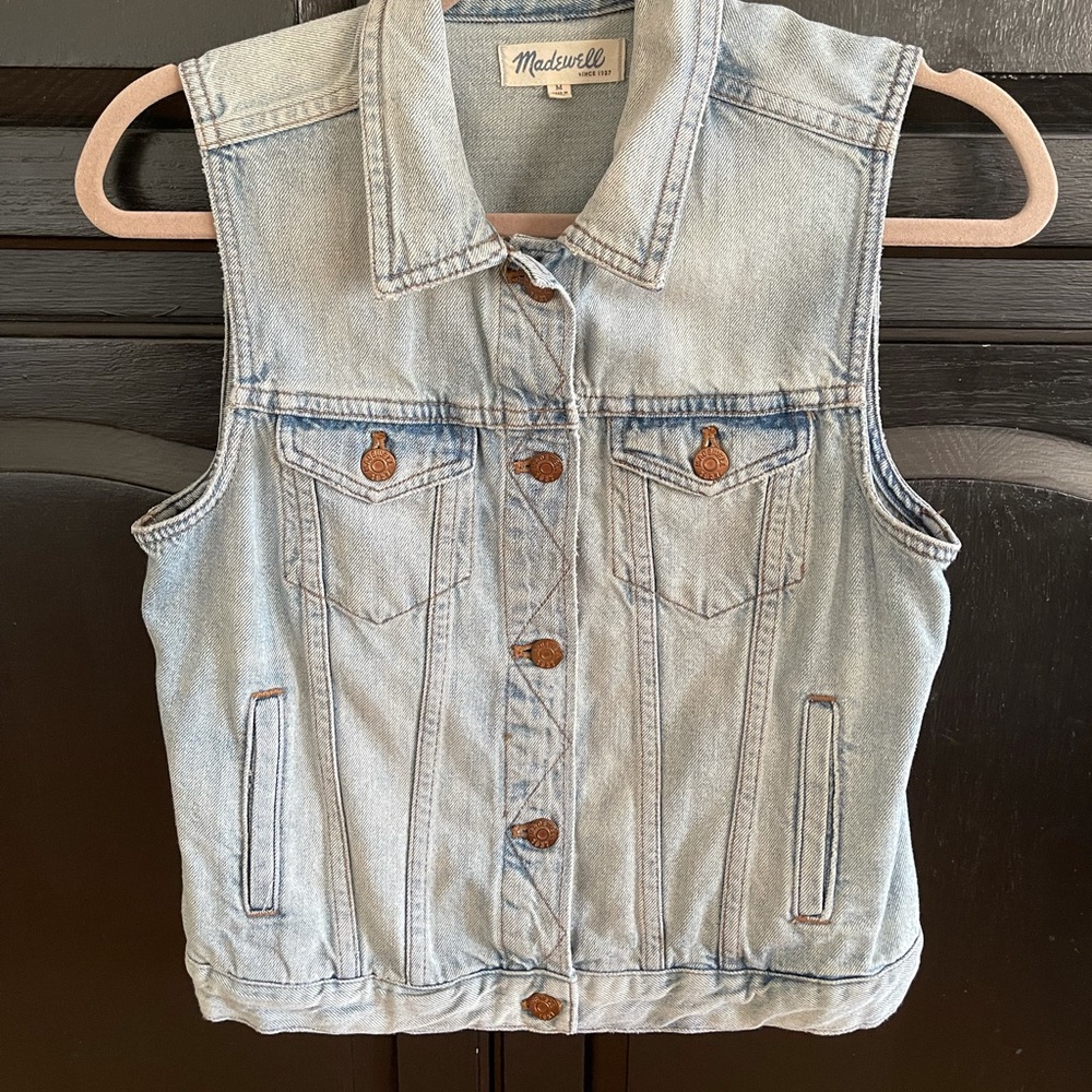 Madewell slightly cropped light wash denim vest
